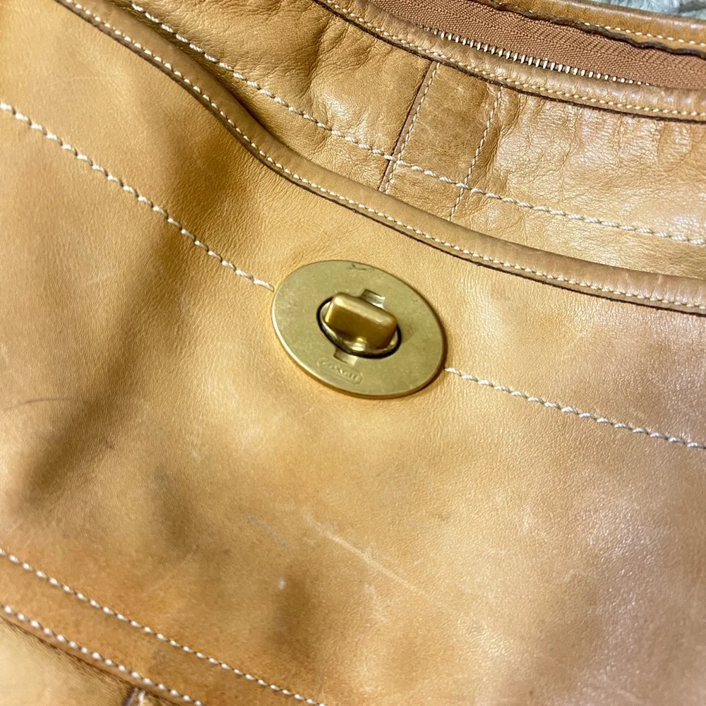 Coach Tan Leather Hobo Shoulder Bag with Gold Turnlock